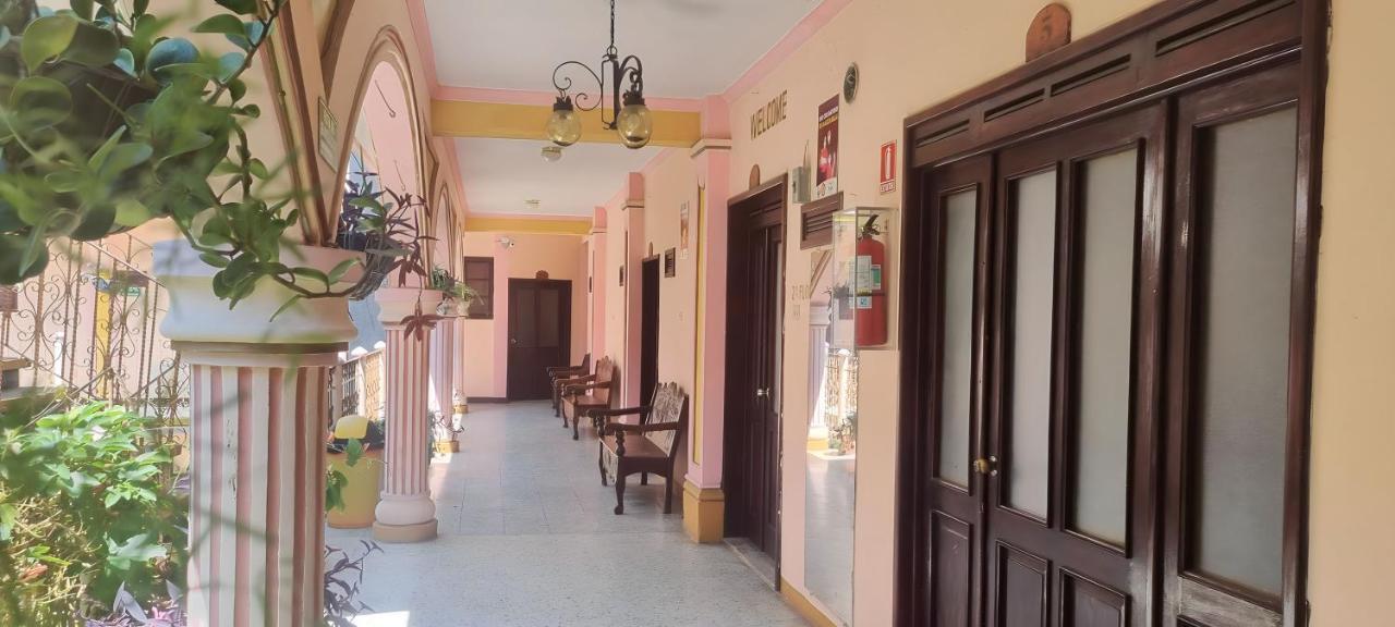 Hotel Chaparral Panajachel Zewnętrze zdjęcie